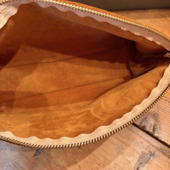 Portland Leather Eclipse Pouch (Large Version) - Picture 4 of 5